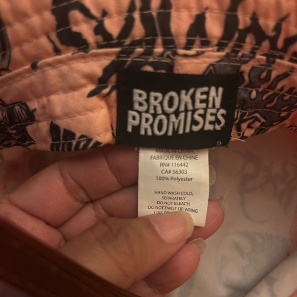 Broken promises Bucket Hat - Pink - Picture 2 of 2